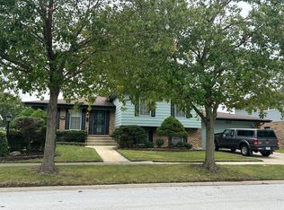303 S University Ave, Glenwood, IL 60425