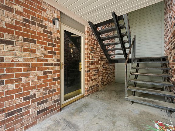 2nd image of 807 Andrea Ln