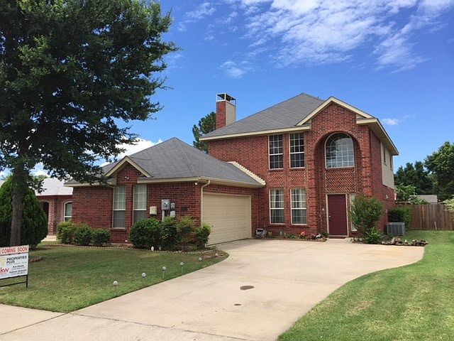 1st image of 1924 Helen Ln