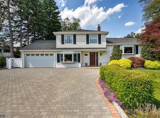 11 Carlisle Rd, Wayne, NJ 07470