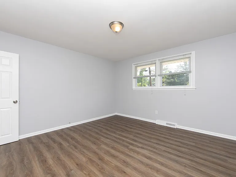 299 Locust Ave #1 — Photo 10