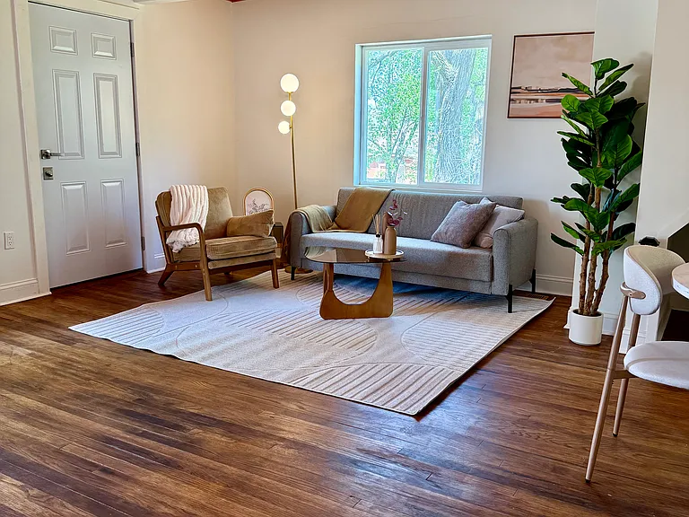 1038 Davis Rd — Photo 4