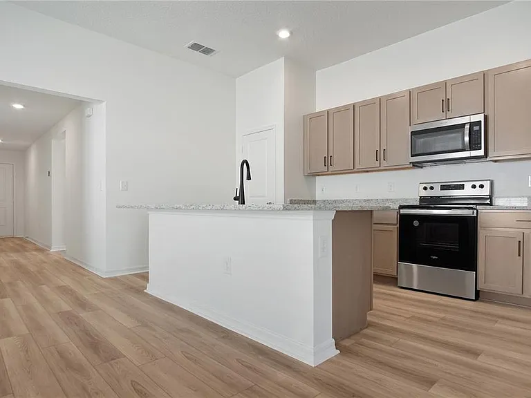 9224 Westside Hills Dr — Photo 3