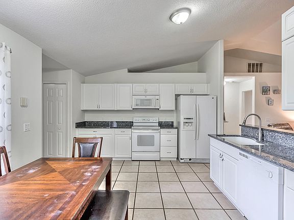 4th image of 6005 Hickory Grove Ln