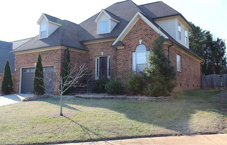 1st image of 112 Fearrington Dr