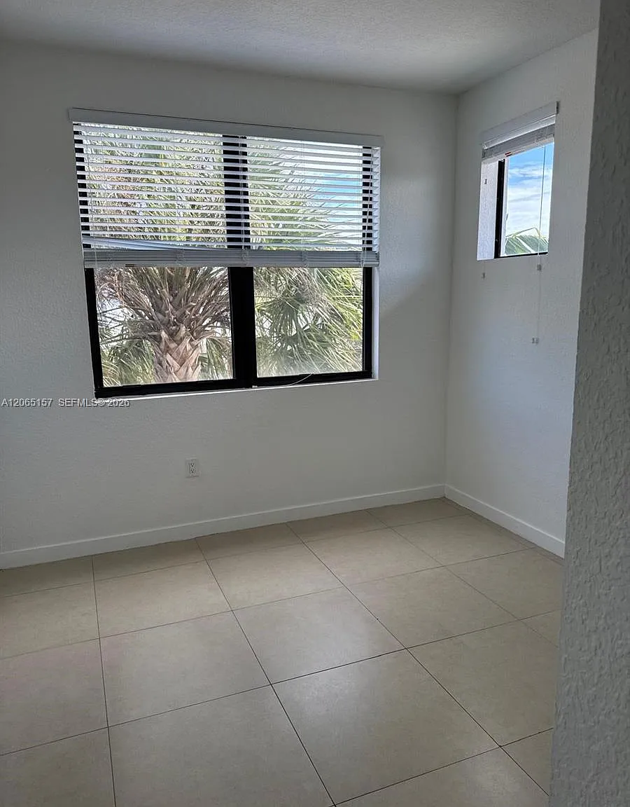 2 bed, 2.0 bath, 54083 sqft, $1,950 — Photo 3