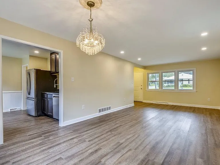 128 Greenmeadow Dr — Photo 18