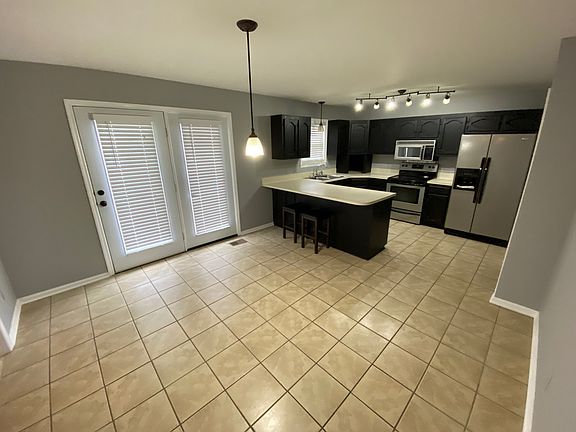 3rd image of 213 Dogwood Ln