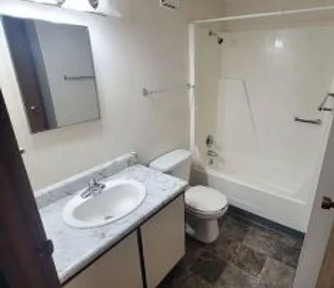 552 Cedargate Ct #552 — Photo 3