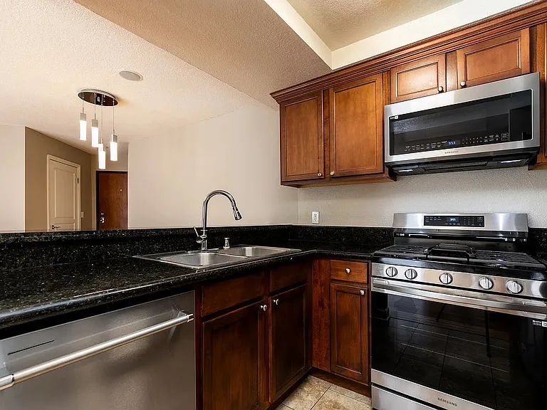 1633 S Bentley Ave #5H — Photo 6