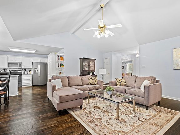 4th image of 4701 Glen Valley Dr