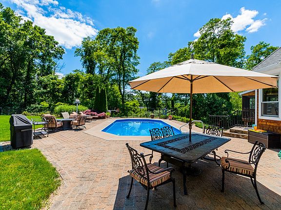 15 High Point Drive