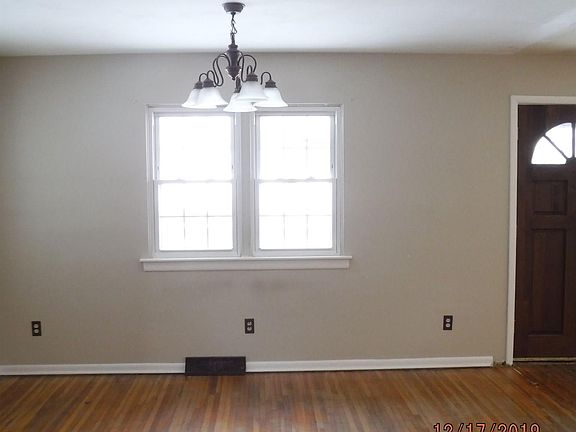 5th image of 341 S Cottage Grove Ave