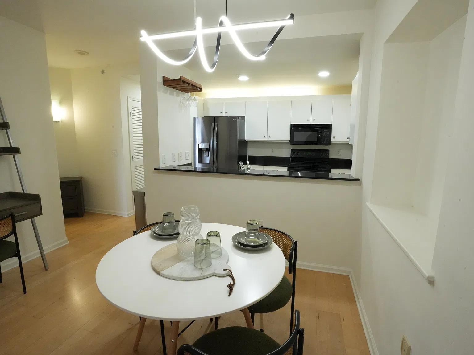 1 bed, 795 sqft, $3,800 — Photo 2