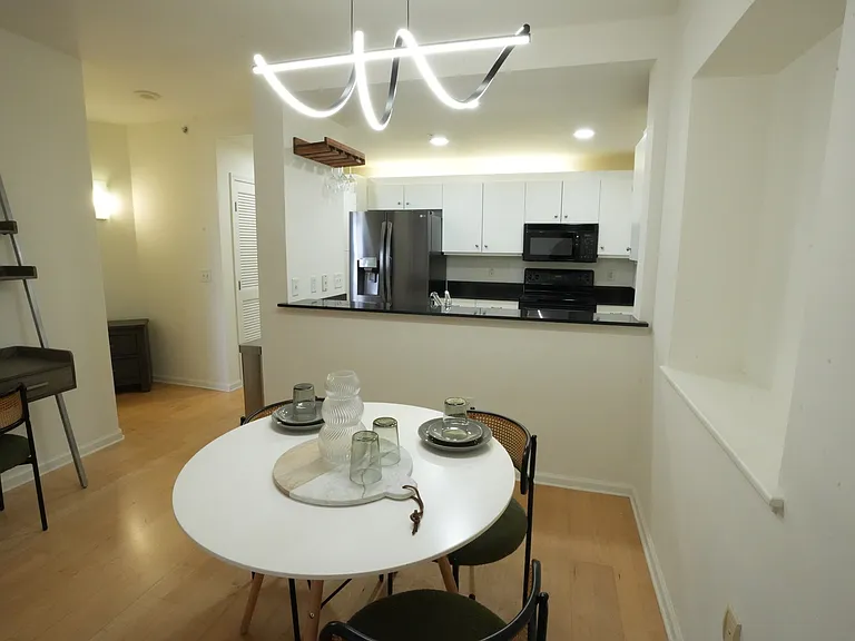 1655 Mission St #930 — Photo 2