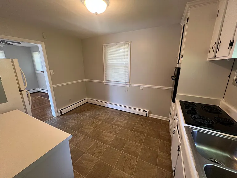 8206 Adrian Dr — Photo 15