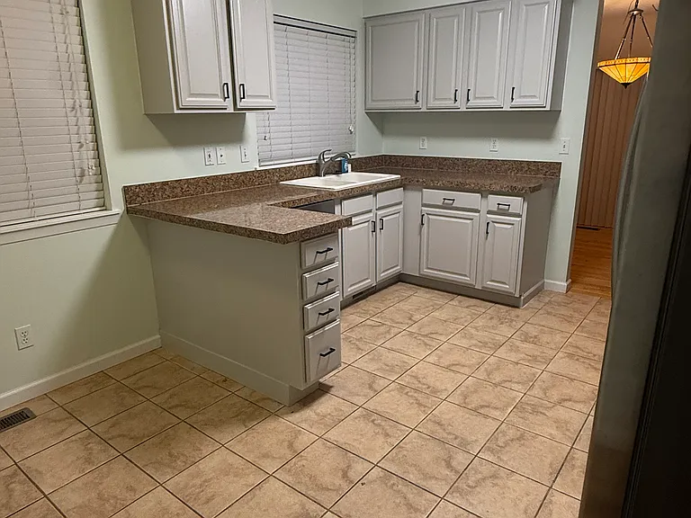 1355 E Sandpiper Cir — Photo 5