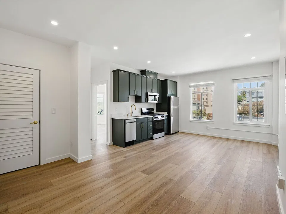 1700 Octavia St #706