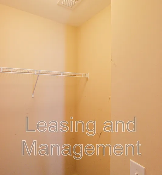 4946 Ballantine Dr — Photo 16