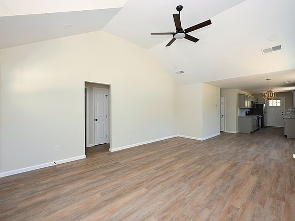 4th image of 123 Saratoga Dr