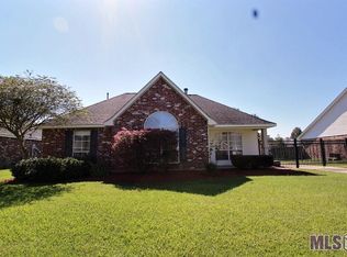 13480 Meadow Crossing Dr, Walker, LA 70785