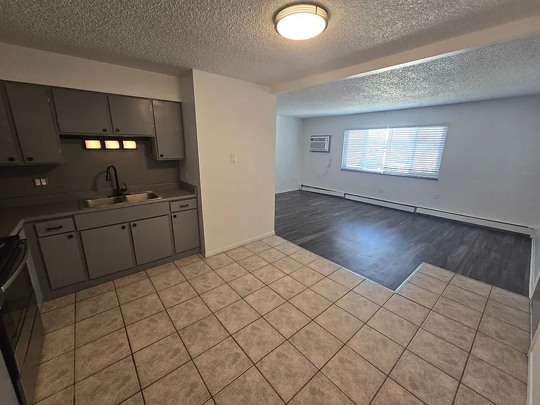1936 Vinewood Ln — Photo 3