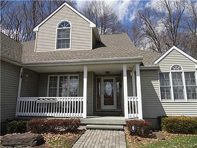 2nd image of 10 Wintergreen Ln