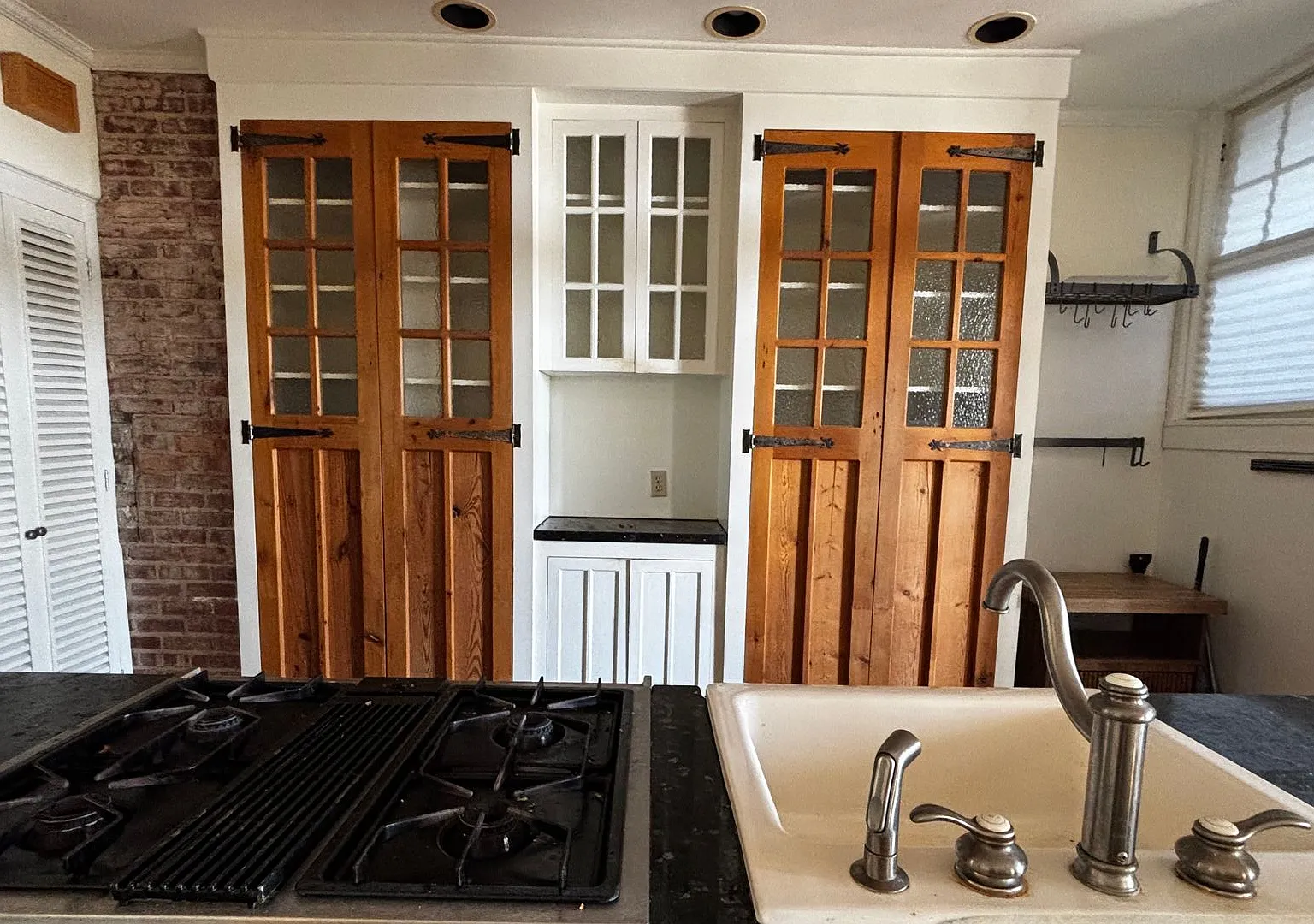 Immaculate 2/1.5/1 Condo off of Riverside Dr with a perfect river view from the top floor! — Photo 4