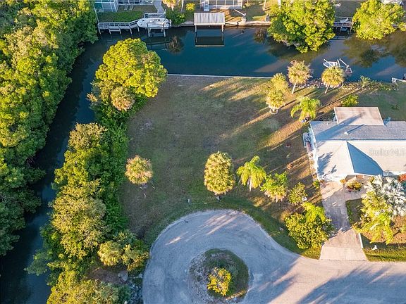 5th image of Suncrest Ln