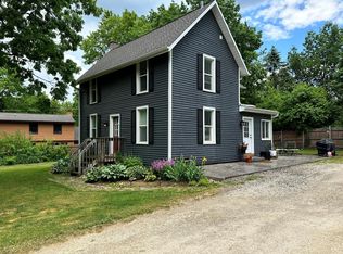 W284N7866 Woodrest Dr, Hartland, WI 53029