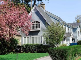 54 Fernwood Rd, Larchmont, NY 10538