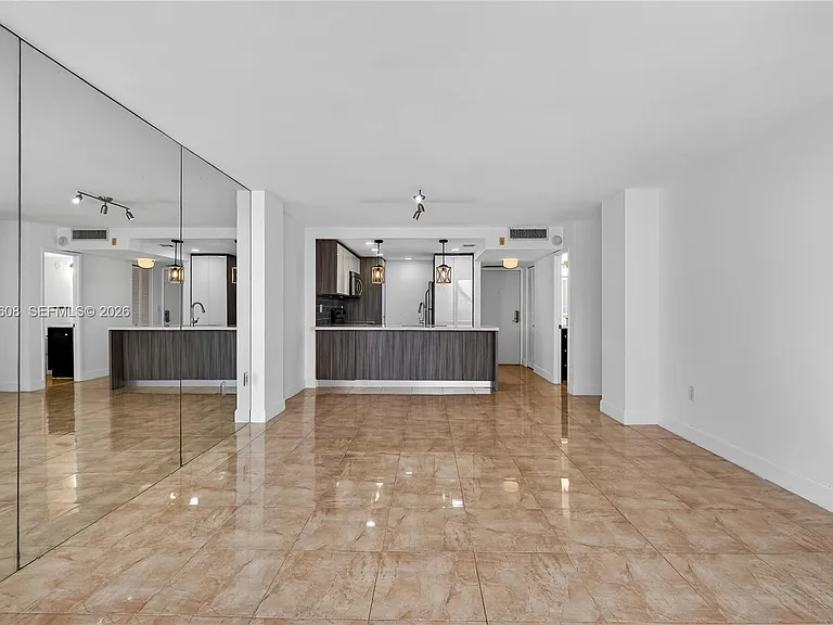 600 NE 36th St #1220 — Photo 6