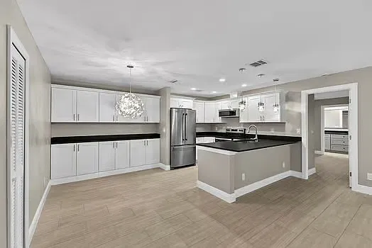 4836 Marine Dr — Photo 9