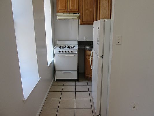 5th image of 1625 Lexington Ave #2W