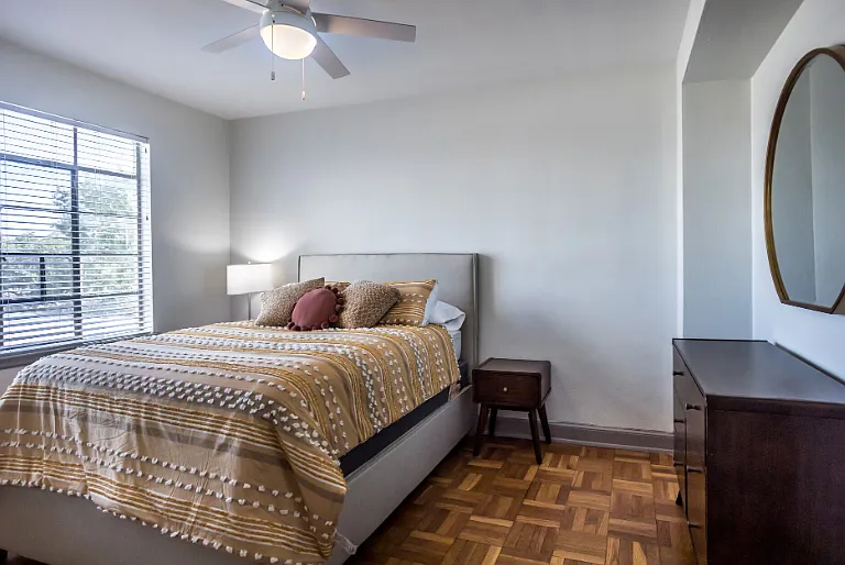 Kimbrough Tower Apartments — Photo 3
