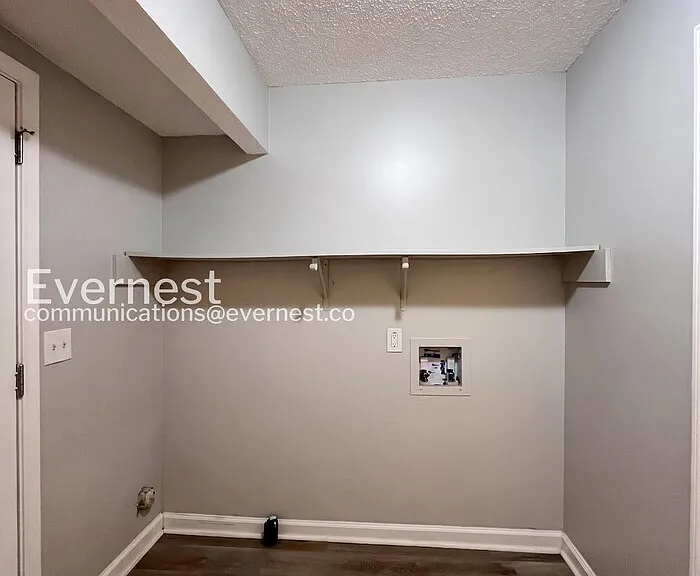 409 Alexander Dr — Photo 16