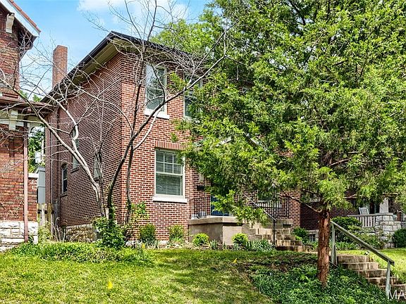 3rd image of 7153 Pershing Ave