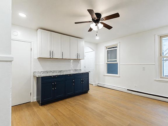 5th image of 10 Lowell Court