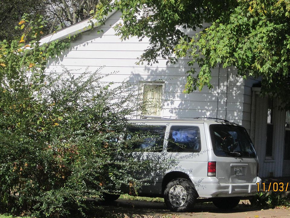 2nd image of 614 Spofford St