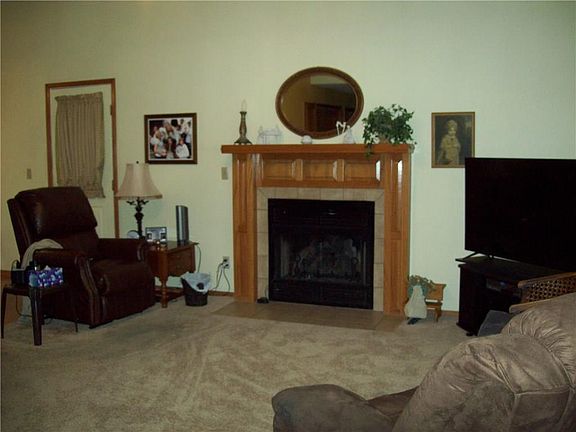5th image of 18 Tavistock Dr