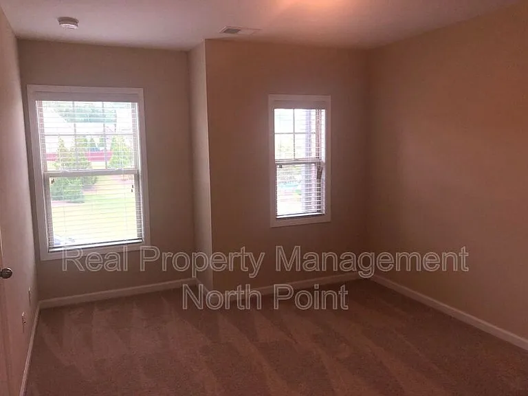 1175 Hampton Oaks Dr — Photo 20