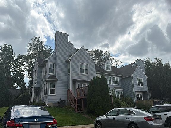 3rd image of 2346 Darby Ct