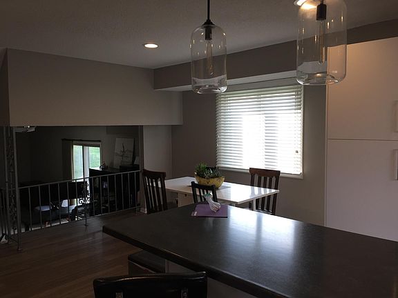 kitchen eating area
