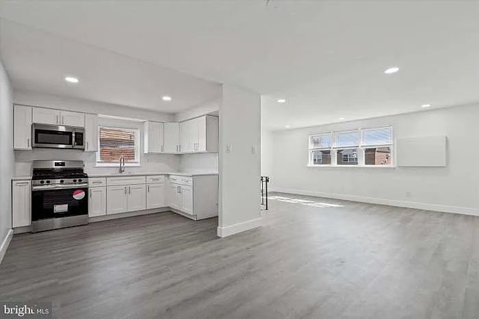 3 bed, 1360 sqft, $1,900 — Photo 3