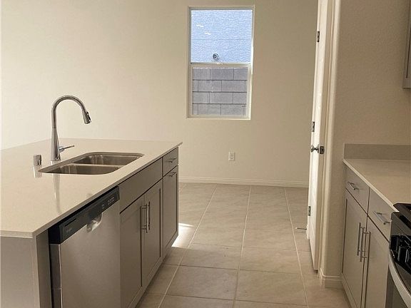 5th image of 9943 Locking Biner Ave