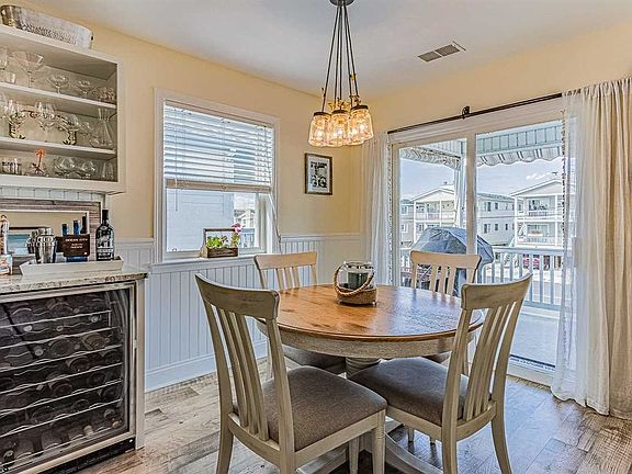 5th image of 5623 West Ave #2
