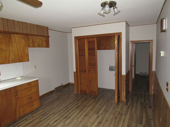 5th image of 407 N Denison Ave