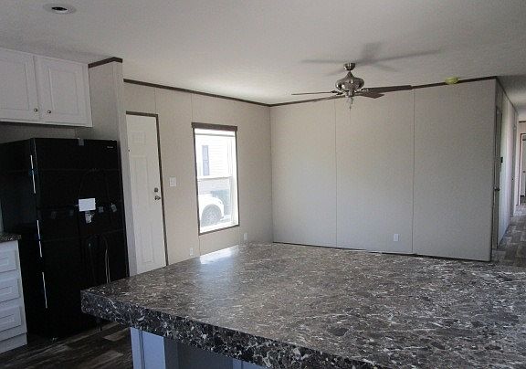 3rd image of 109 S Stuart Cir