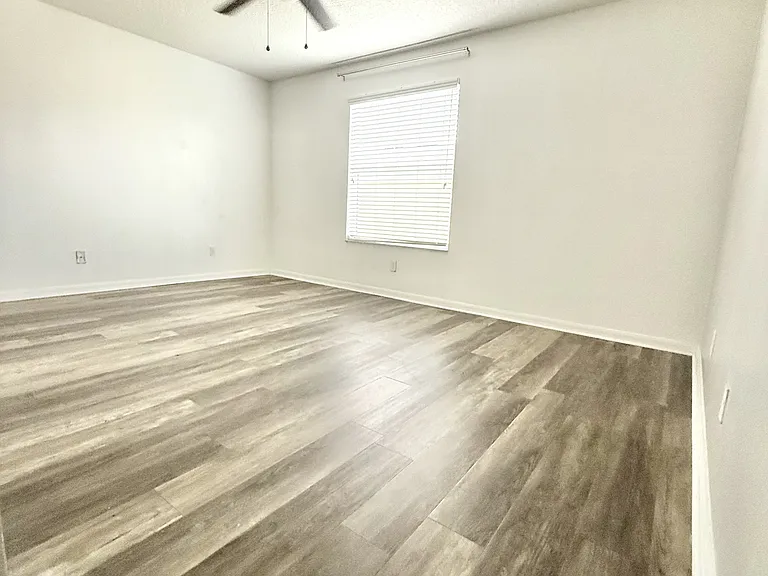 609 Cresting Oak Cir #1 — Photo 18