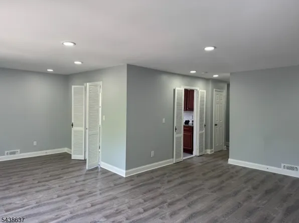 10 Evelyn Ct, Maplewood, NJ 07040